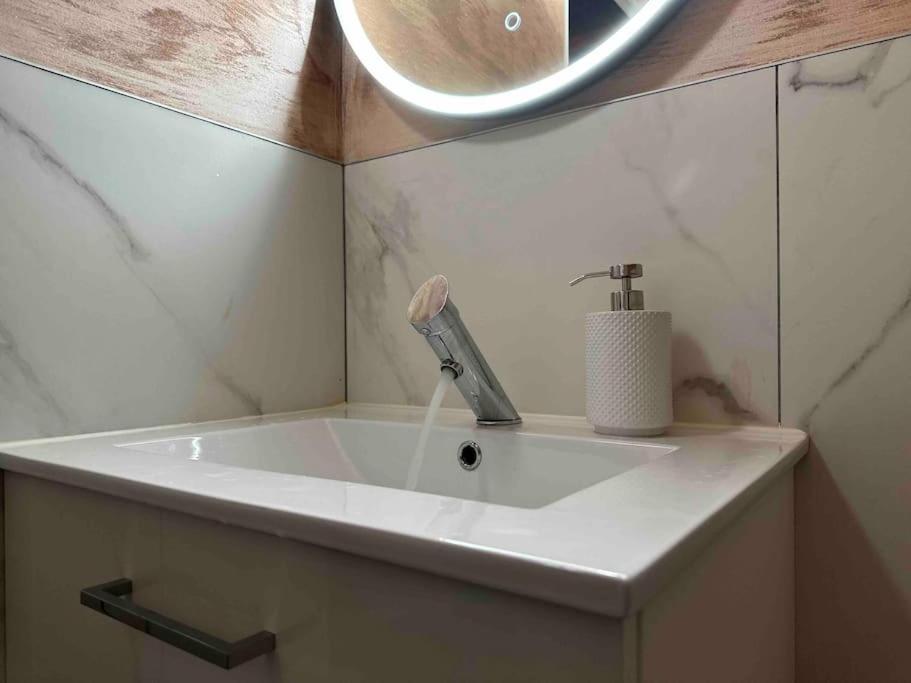 Spacieuse Sauna Billiard Netflix * Strasburgo